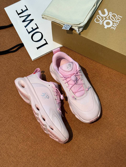 Кроссовки On Running x Loewe