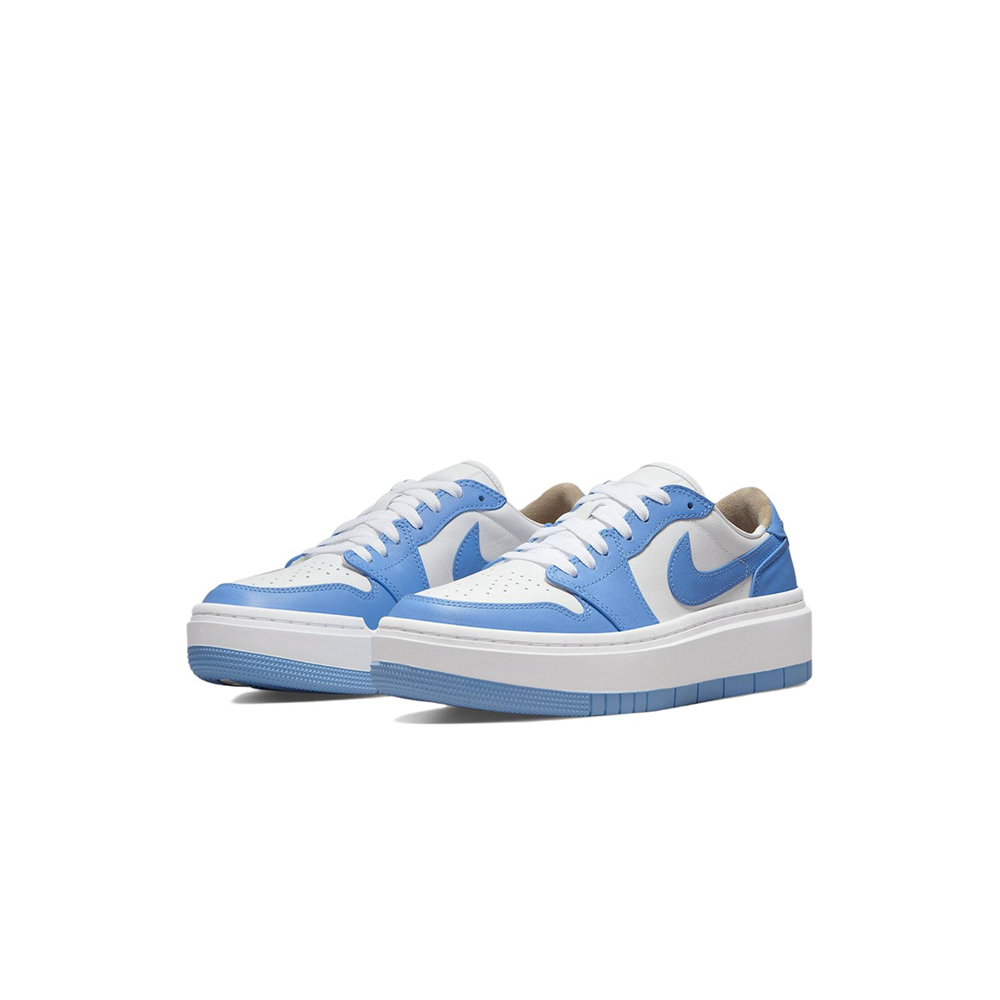 alt="Кроссовки Jordan 1 Elevate Low University Blue арт. DQ3698-141 с синим Swoosh и увеличенной подошвой вид спереди"