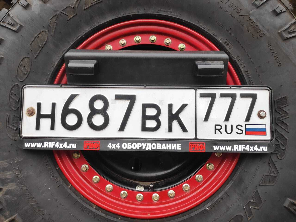 Калитка с фаркопом в штатный задний бампер Toyota Land Cruiser 200 (под штатное колесо) с подсветкой номера РИФ