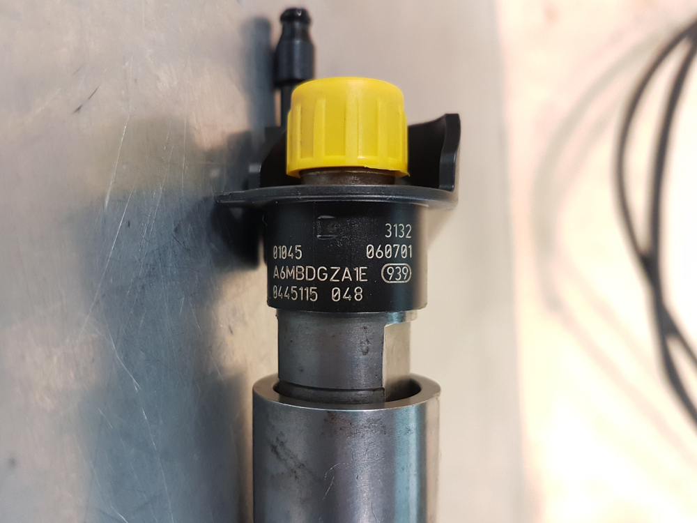 Форсунка топливная BOSCH 0445115048