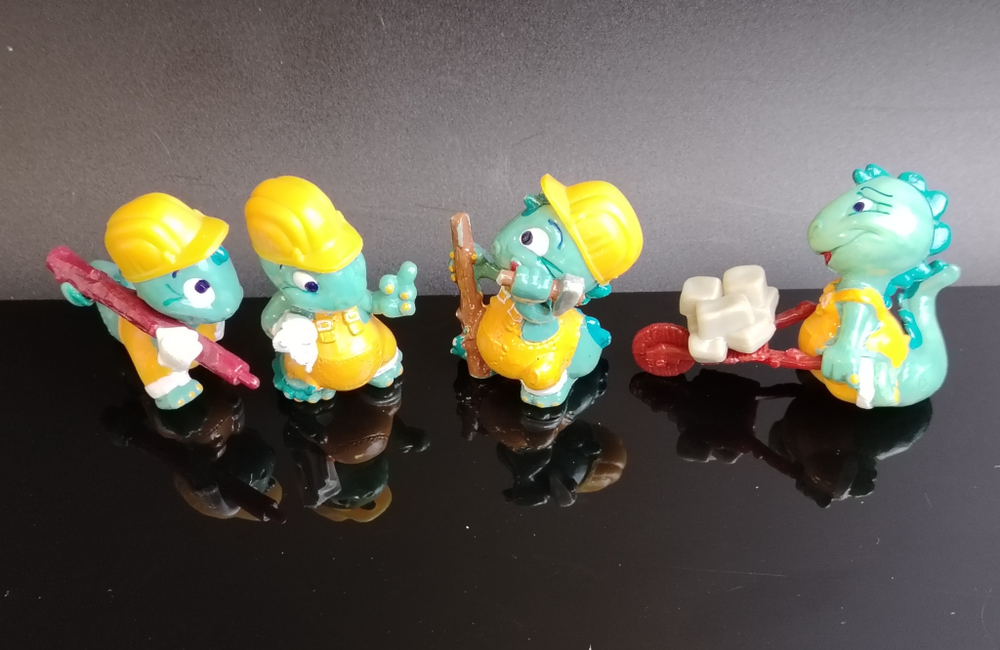 Динозавры строители Kinder Ferrero 1995 год 4 штуки