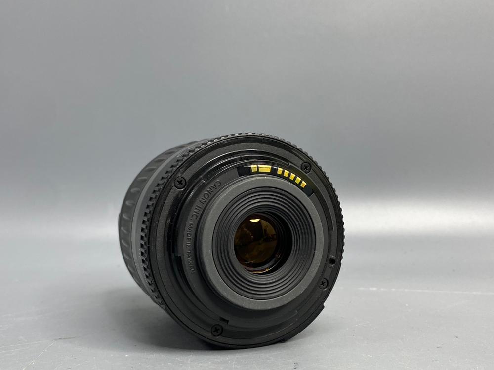 Canon 550D Kit 18-55mm 3.5-5.6 II 2.900 кадров