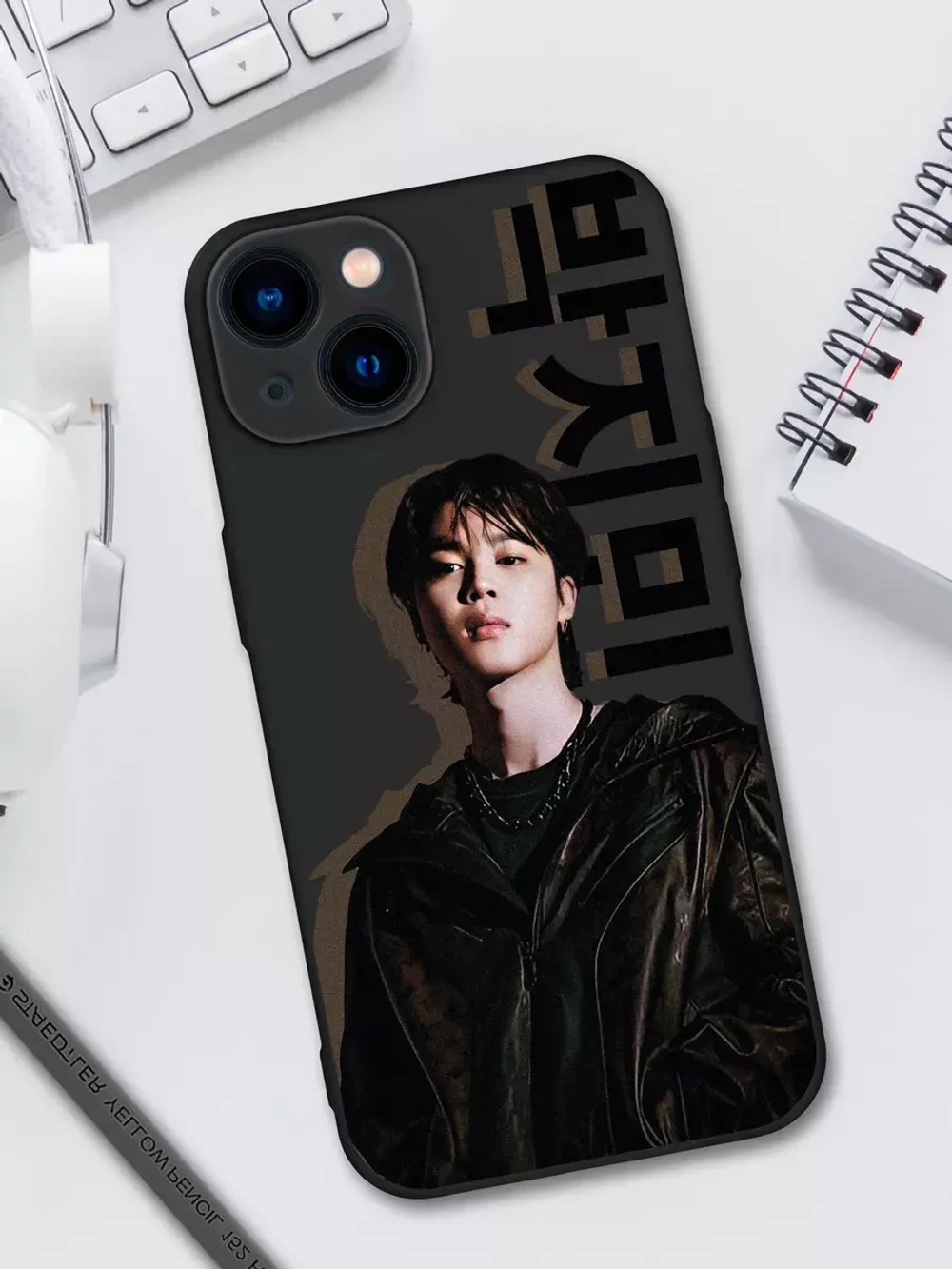 Чехол на iPhone 13 с принтом