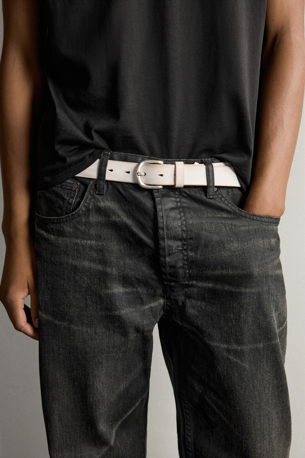 ДЖИНСЫ STRAIGHT FIT С ВОСКИРОВАННЫМ ЭФФЕКТОМ — ZARA