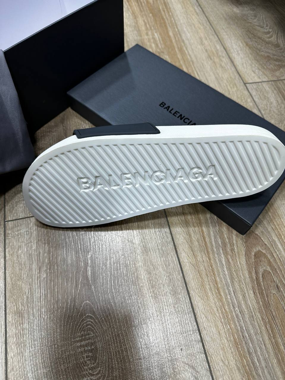 Шлёпанцы Balenciaga