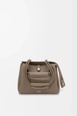 Loewe Маленькая сумка Madrid из мягкой зернистой телячьей кожи, серо-коричневый