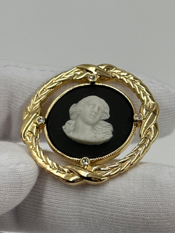 Брошь Wedgwood
