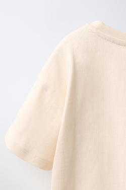 ZARA ОДНОТОННАЯ ФУТБОЛКА С ВЫШИВКОЙ «СЕРДЦЕ», ВАНИЛЬНЫЙ