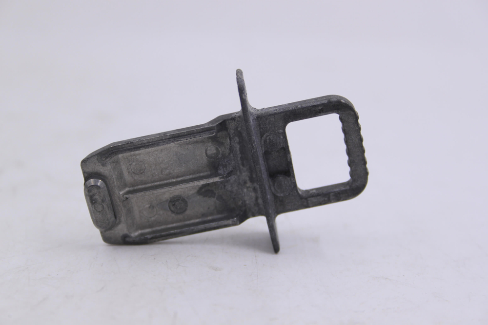 Затвор (крючок двери) 5600030252 посудомоечной машины BOSCH