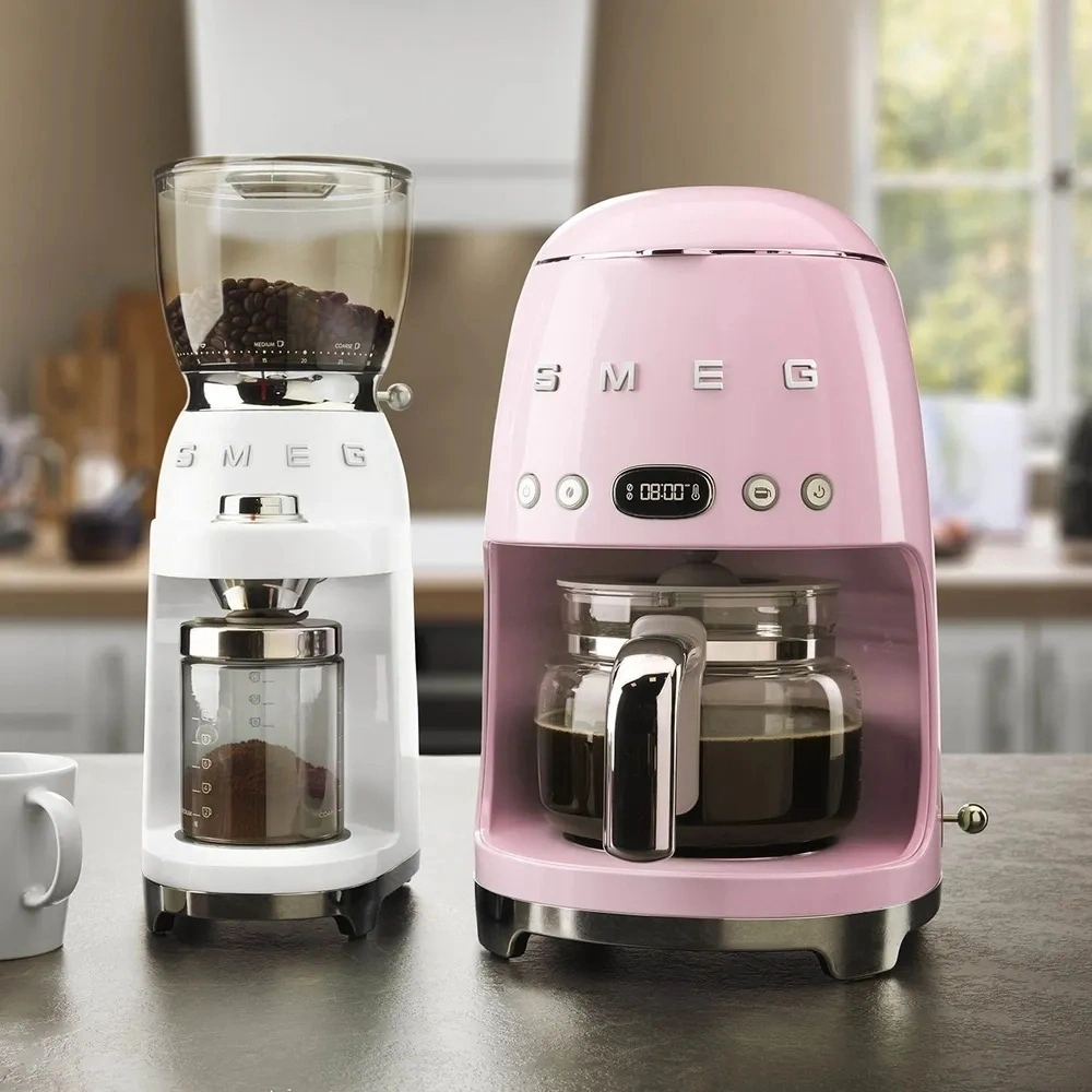 Кофеварка капельная Smeg DCF02PKEU розовый