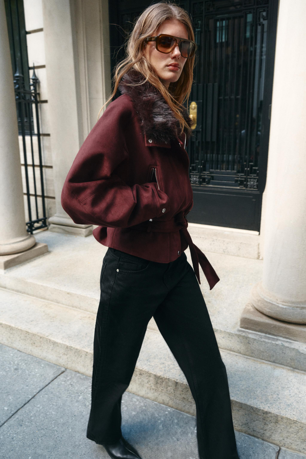 КУРТКА С МЕХОВЫМ ВОРОТНИКОМ И РЕМНЕМ — ZARA