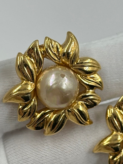 Клипсы с «жемчугом» Nina Ricci