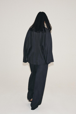 ZARA ЛЕГКИЕ БРЮКИ С ЗАЩИПАМИ — ZW COLLECTION, ТЕМНО-СЕРЫЙ
