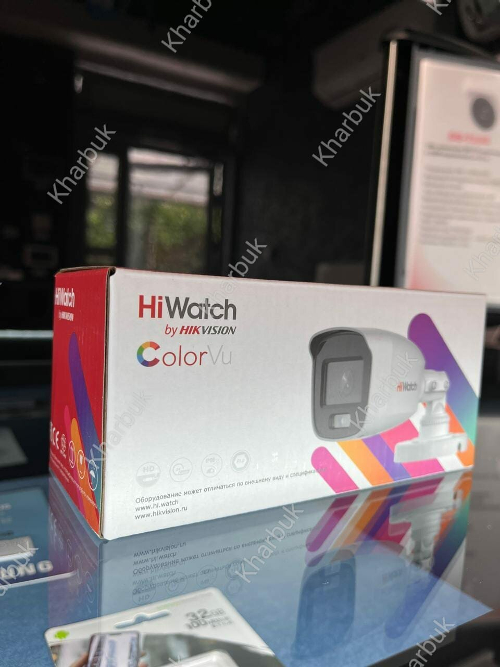 Hiwatch DS-T500L Цилиндрическая мини-камера 3K с технологией ColorVu и микрофоном.