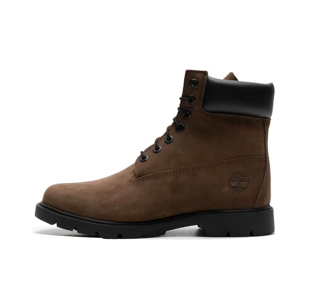 alt="Timberland Classic 6 Inch Brown A64YN968 мужские ботинки темно-коричневого цвета вид сбоку на белом фоне"