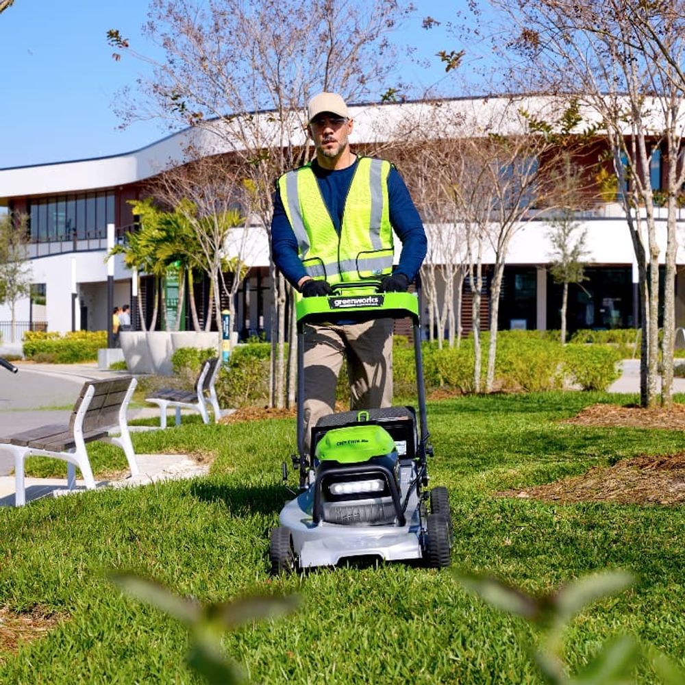 Газонокосилка аккумуляторная Greenworks LM221S Арт. 2519407U2B, OPTIMUSTM, 82V, 56см, самоходная, бесщеточная, с 2хАКБ 5Ач и ЗУ для 2-х аккумуляторов