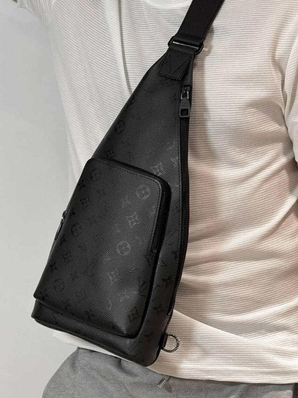 Нагрудная сумка-слинг Louis Vuitton Duo