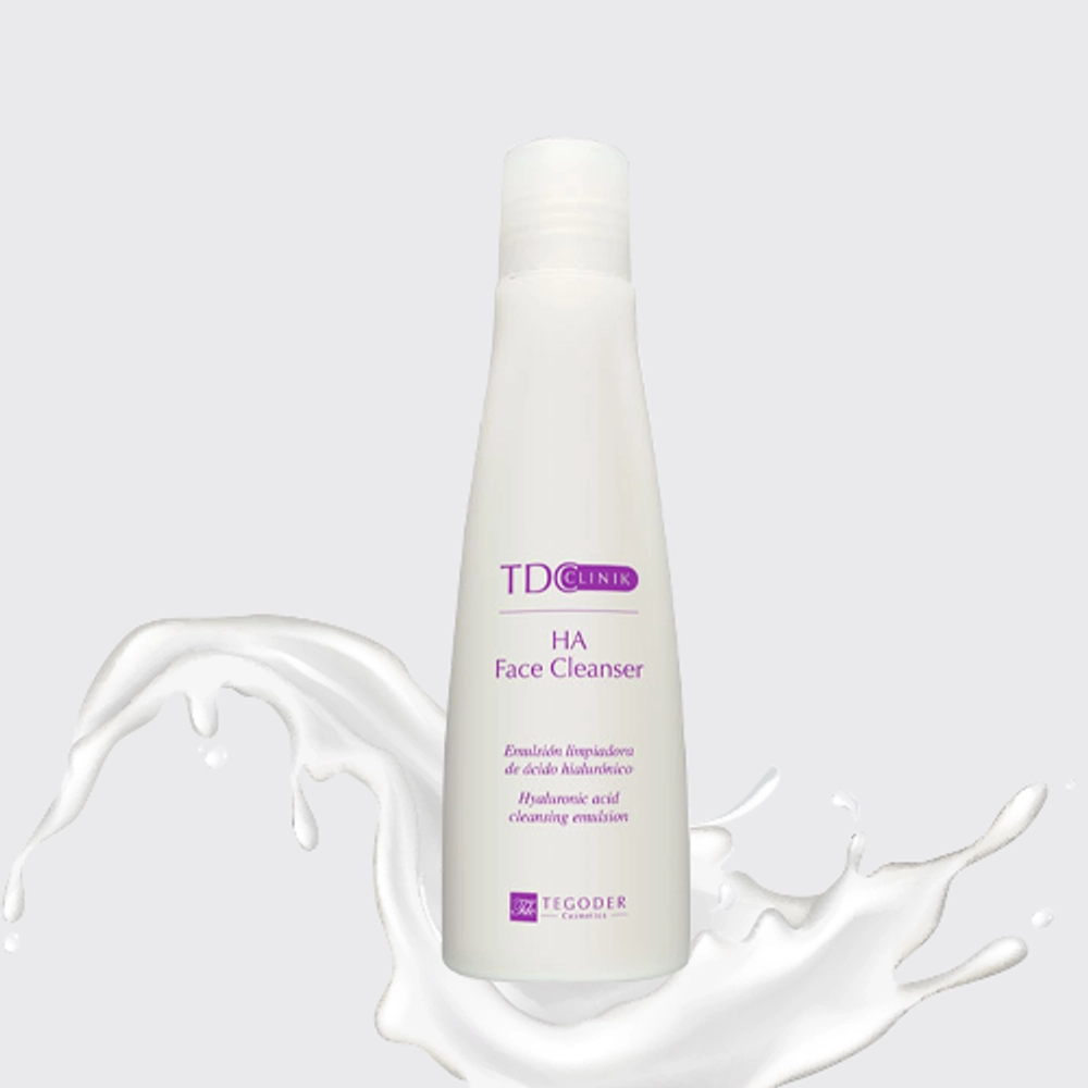 Очищающее омолаживающее молочко HA Face Cleanser Clinik