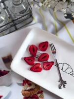 Силиконовая форма дольки клбуники