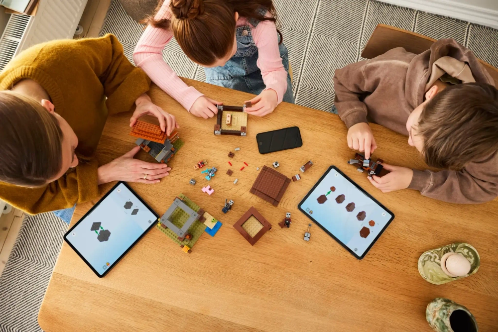 Конструктор LEGO Minecraft 21278 Форпост мародеров и опустошителей
