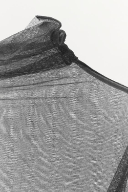 ZARA ТОП С ВОРОТНИКОМ-СТОЙКОЙ И 100% ШЕЛКОМ, СЕРЫЙ