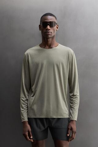 ЛЕГКАЯ ФУТБОЛКА ДЛЯ БЕГА ИЗ РЕЛЬЕФНОЙ ТКАНИ — ZARA · 4387/300