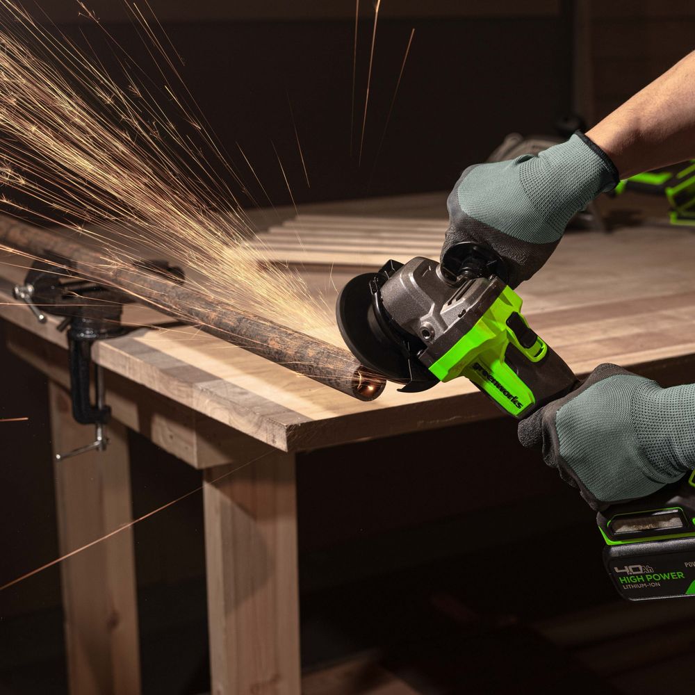 Угловая шлифовальная машина акк. Greenworks AG590, 24V, б/щет, 125 мм, 8500 об/мин, Anti-Kickback,1х4Ач,ЗУ,кор (3201007CUB)