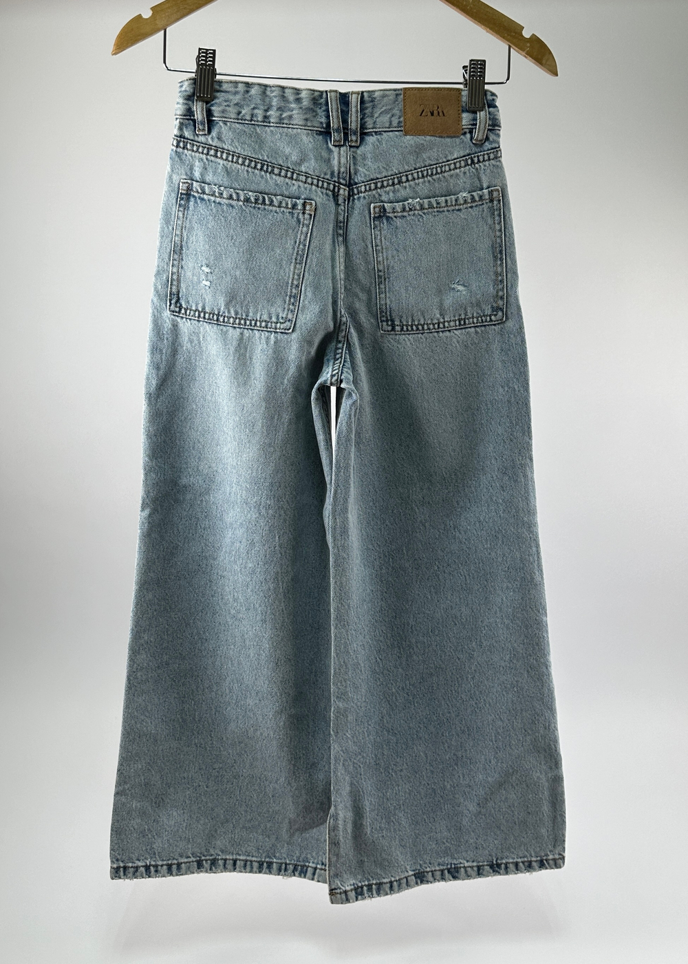 Джинсы Zara