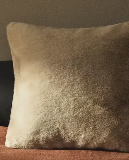 ZARA HOME НАВОЛОЧКА ДЛЯ ДЕКОРАТИВНОЙ ПОДУШКИ ИЗ ИСКУССТВЕННОЙ ШЕРСТИ, БЕЖЕВЫЙ