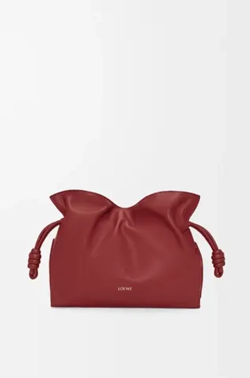 Loewe Сумка-клатч среднего размера Flamenco из телячьей кожи наппа, красный