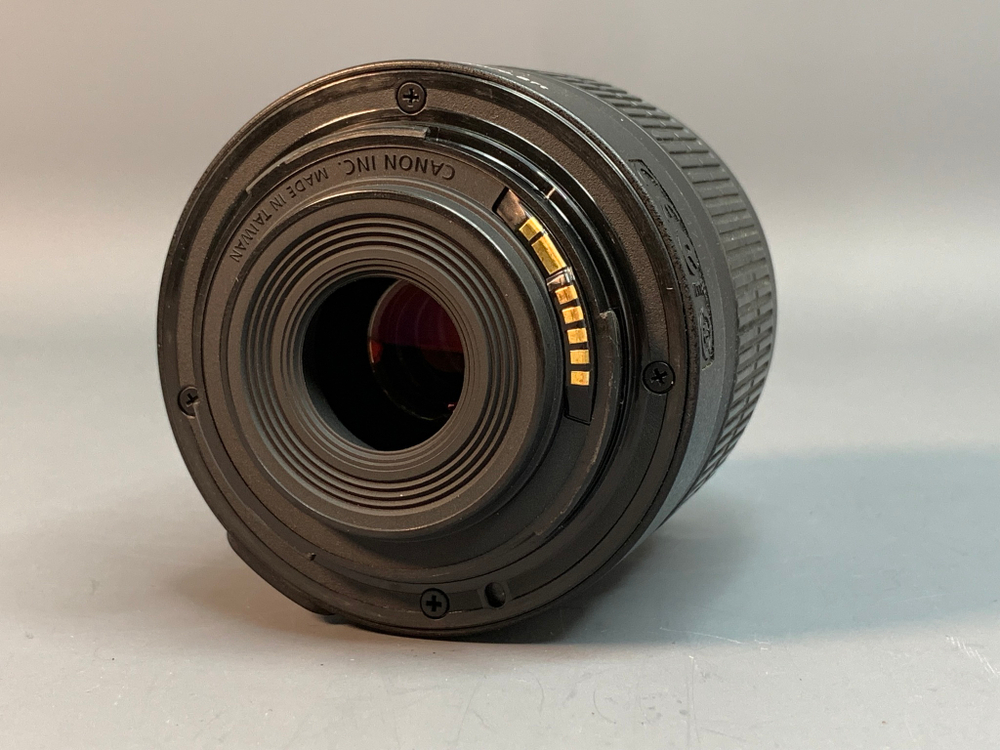 Canon EOS 600D kit 18-55mm 27.620 кадров