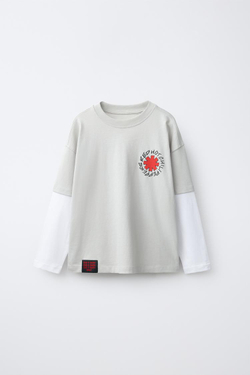 ZARA ДВУХСЛОЙНАЯ ФУТБОЛКА RED HOT CHILI PEPPERS ®, ЦВЕТ ЛЬДА