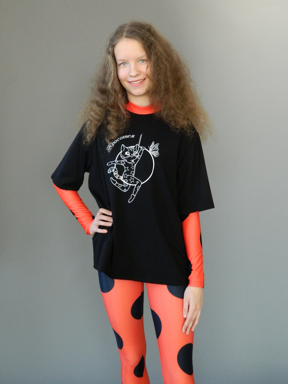 T-shirt "Yellow with a gymnastics cat"