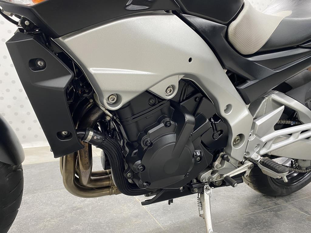 Suzuki GSR400 2006