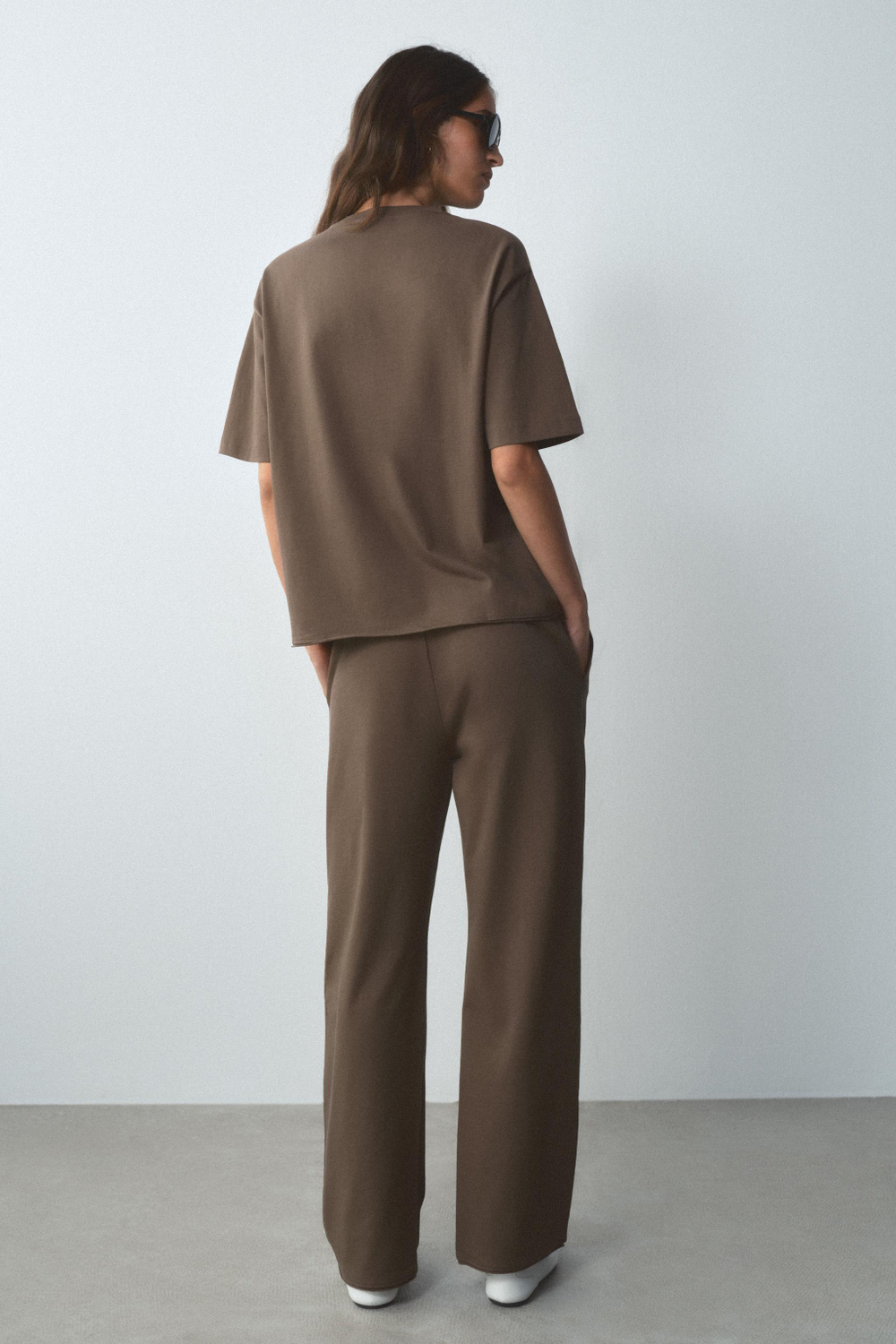 ФУТБОЛКА С КРУГЛЫМ ВЫРЕЗОМ — ZARA