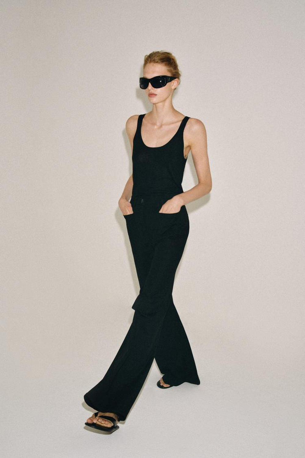 ZARA РАСКЛЕШЕННЫЕ БРЮКИ ZW COLLECTION, ЧЕРНЫЙ