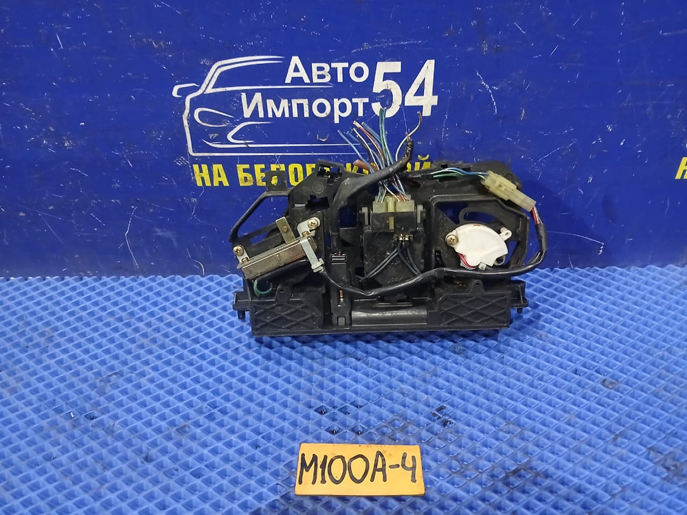 Стоп правый TOYOTA DUET 1998-2000
