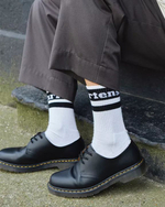 DR. MARTENS Носки спортивные из смесового хлопка, белые с логотипом на черном фоне, S/M (36-41), 1 пара (Из Финляндии)