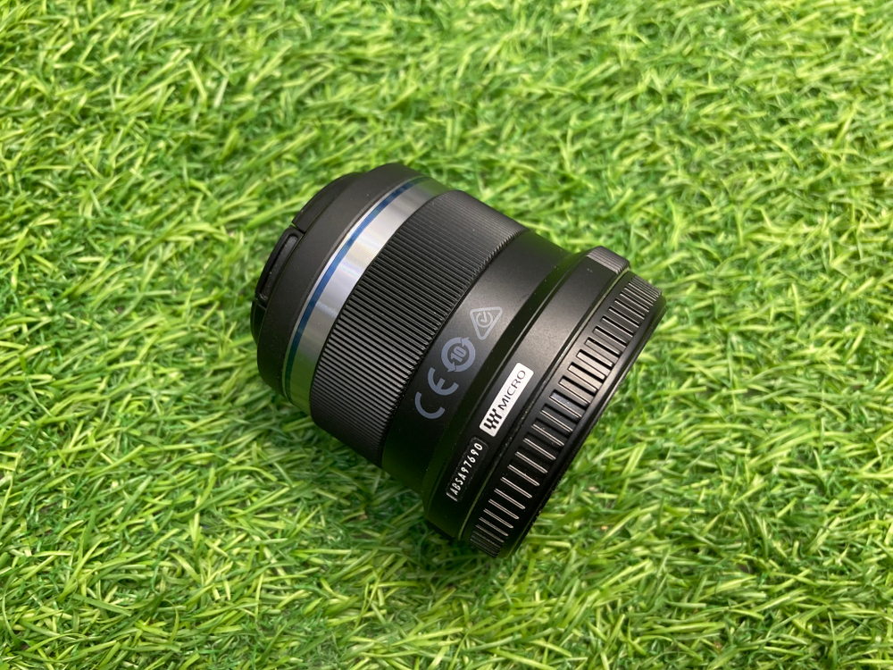 Olympus 25mm 1.8 Micro 4/3