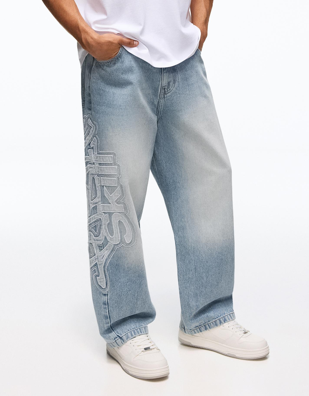 Мужские джинсы super baggy fit с нашивками по бокам - BERSHKA