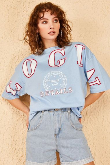 Qadın üçün geniş ölçülü mavi t-shirt LOGİN 10501023