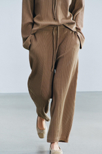 ШИРОКИЕ БРЮКИ ИЗ РИФЛЕНОГО ТРИКОТАЖА — ZARA