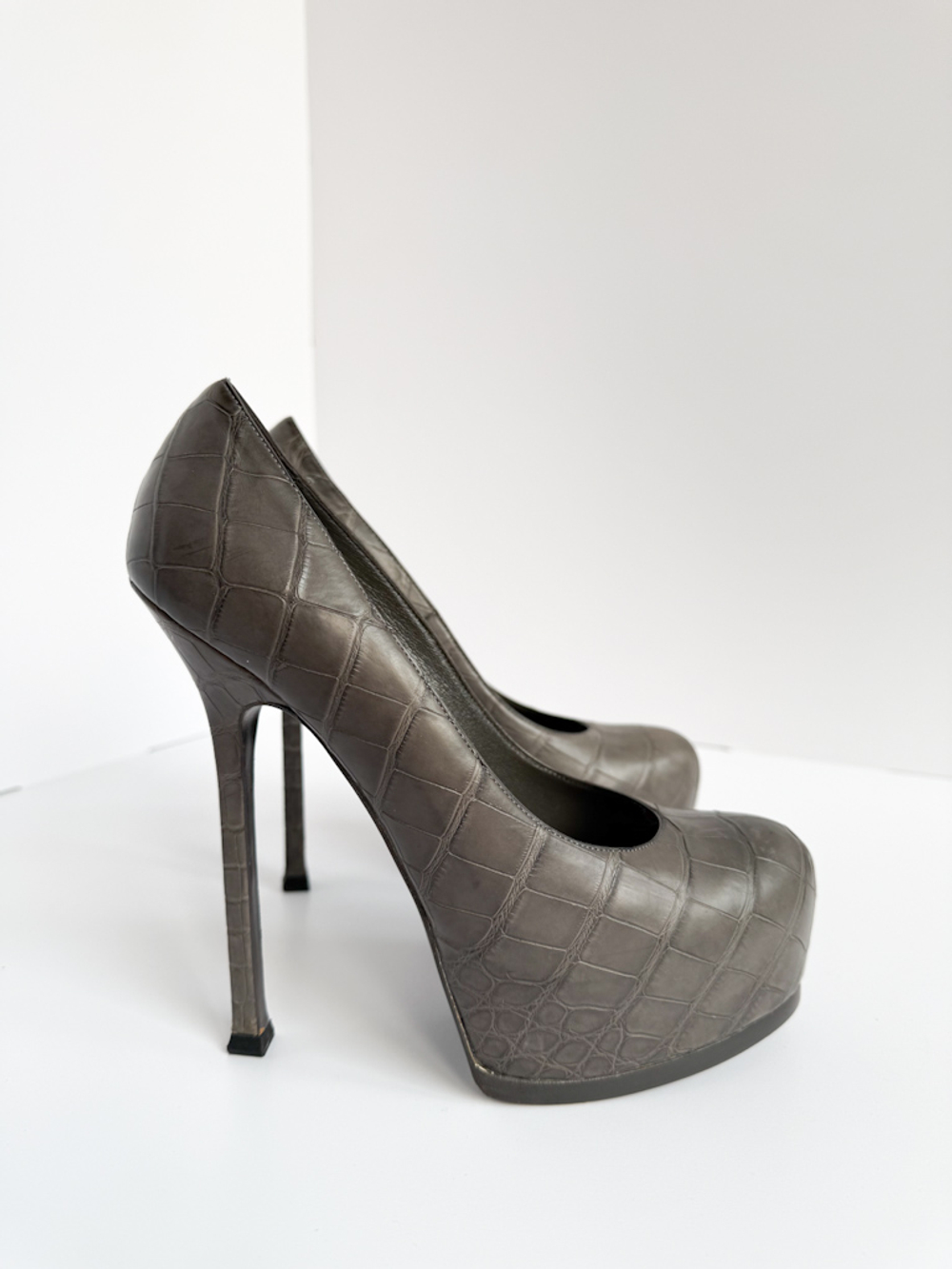 Кожаные туфли Saint Laurent, 38