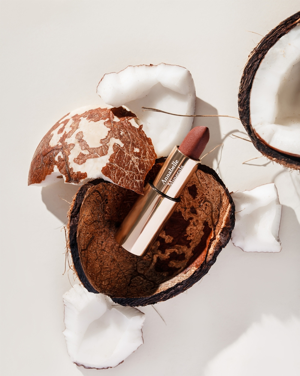 Annabelle Minerals Sheer Lipstick Refill - Увлажняющая блестящая помада для губ оттенок Coconut, 3 g