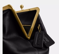 COACH Сумка Kisslock Frame, черный
