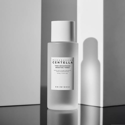 SKIN1004 Madagascar Centella Tone Brightening Boosting Toner 210ML