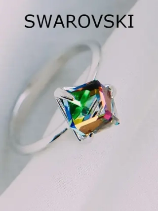 Кольцо Миражи тонкое с зеленым кристаллом Swarovski