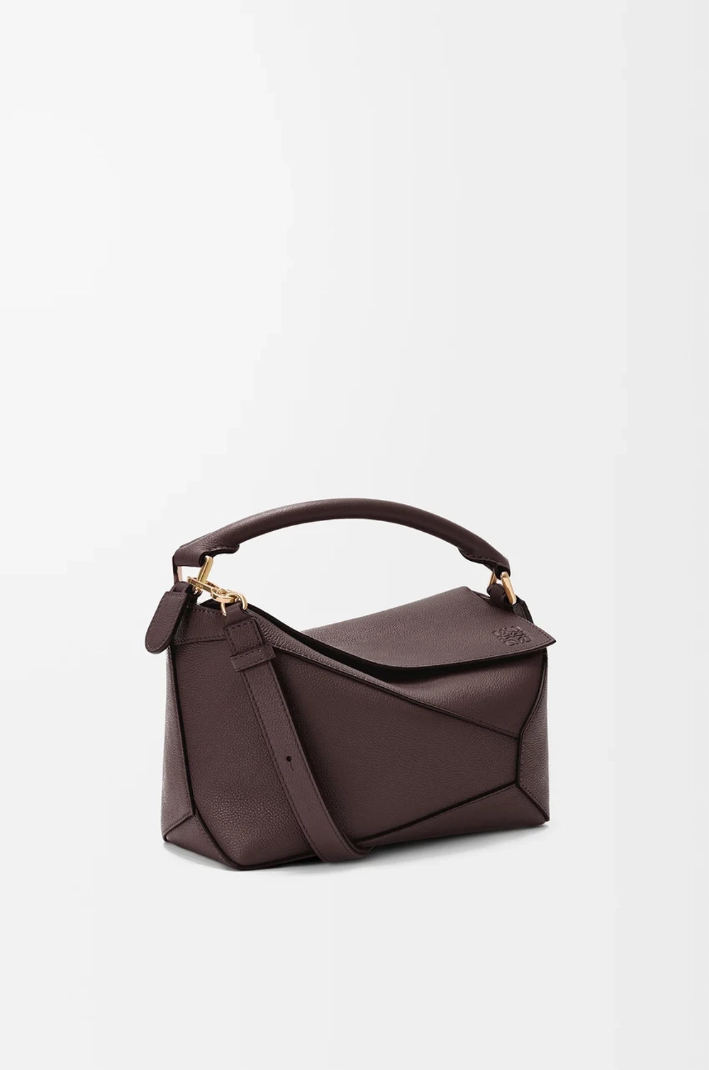 Loewe Маленькая сумка Puzzle Edge из мягкой зернистой телячьей кожи, темно-каштановый
