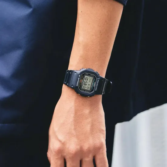 Наручные часы Casio G-Shock DW-5600UE-1ER