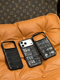 Чехол на iPhone 17 Pro Max из кожи крокодила